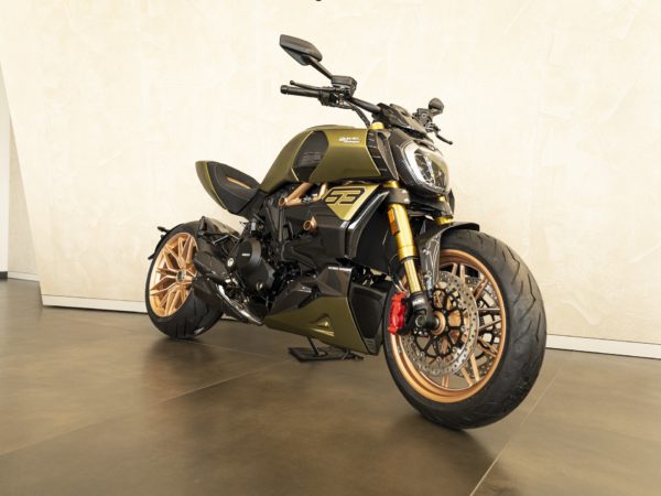 Découvrez la Ducati Diavel 1260 Lamborghini