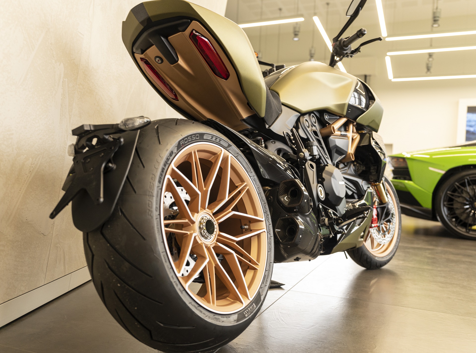 Lamborghini Ducati Diavel 1260 arriere