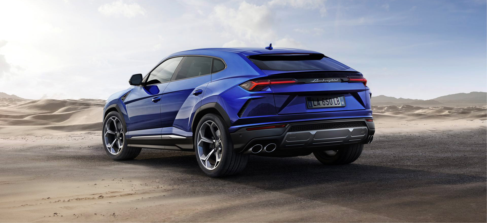 lamborghini bordeaux urus bleue