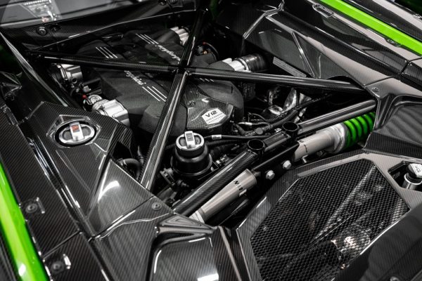 lamborghini aventador coupe v12 740s