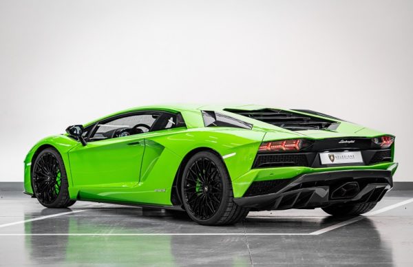 lamborghini aventador coupe v12 740s