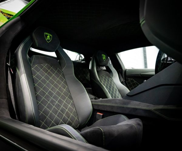 lamborghini aventador coupe v12 740s