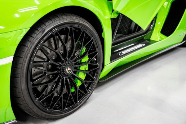lamborghini aventador coupe v12 740s