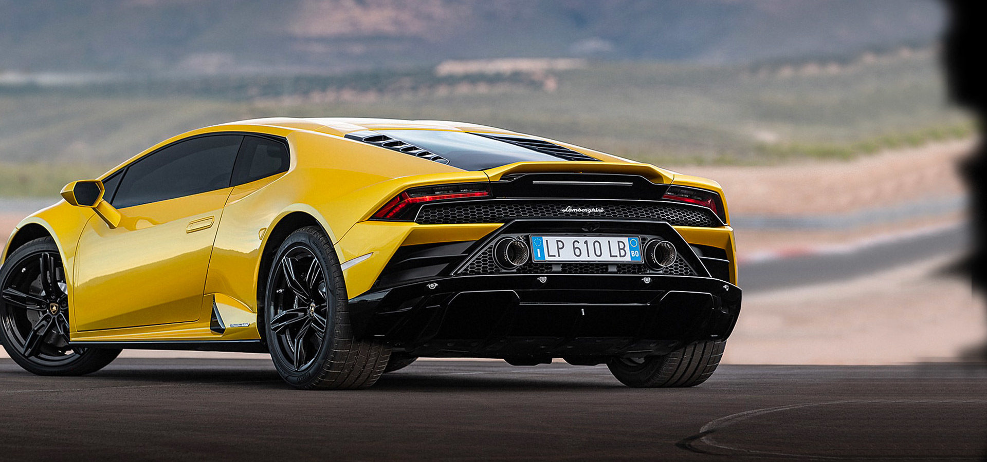 lamborghini huracan evo rwd jaune