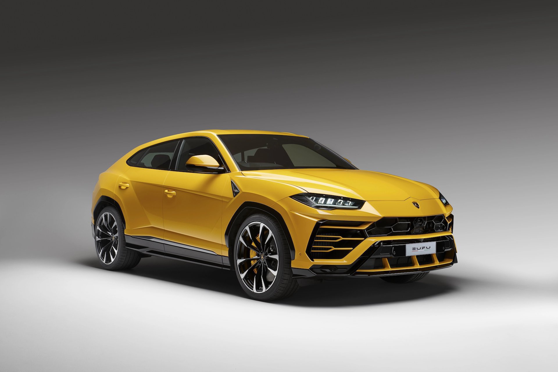 urus lamborghini bordeaux right